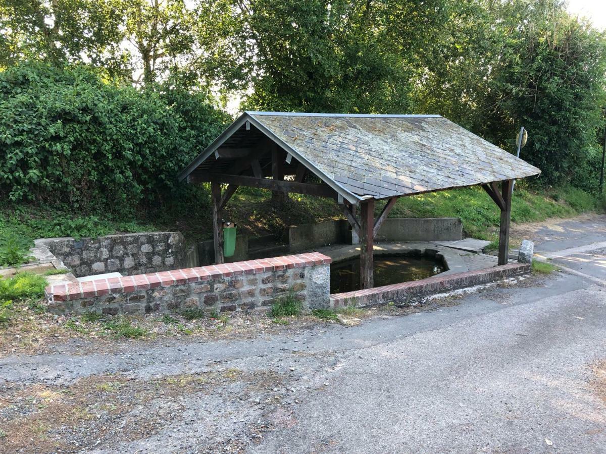 Aux Lettres Du Lavoir La Rivière-Saint-Sauveur Exterior photo